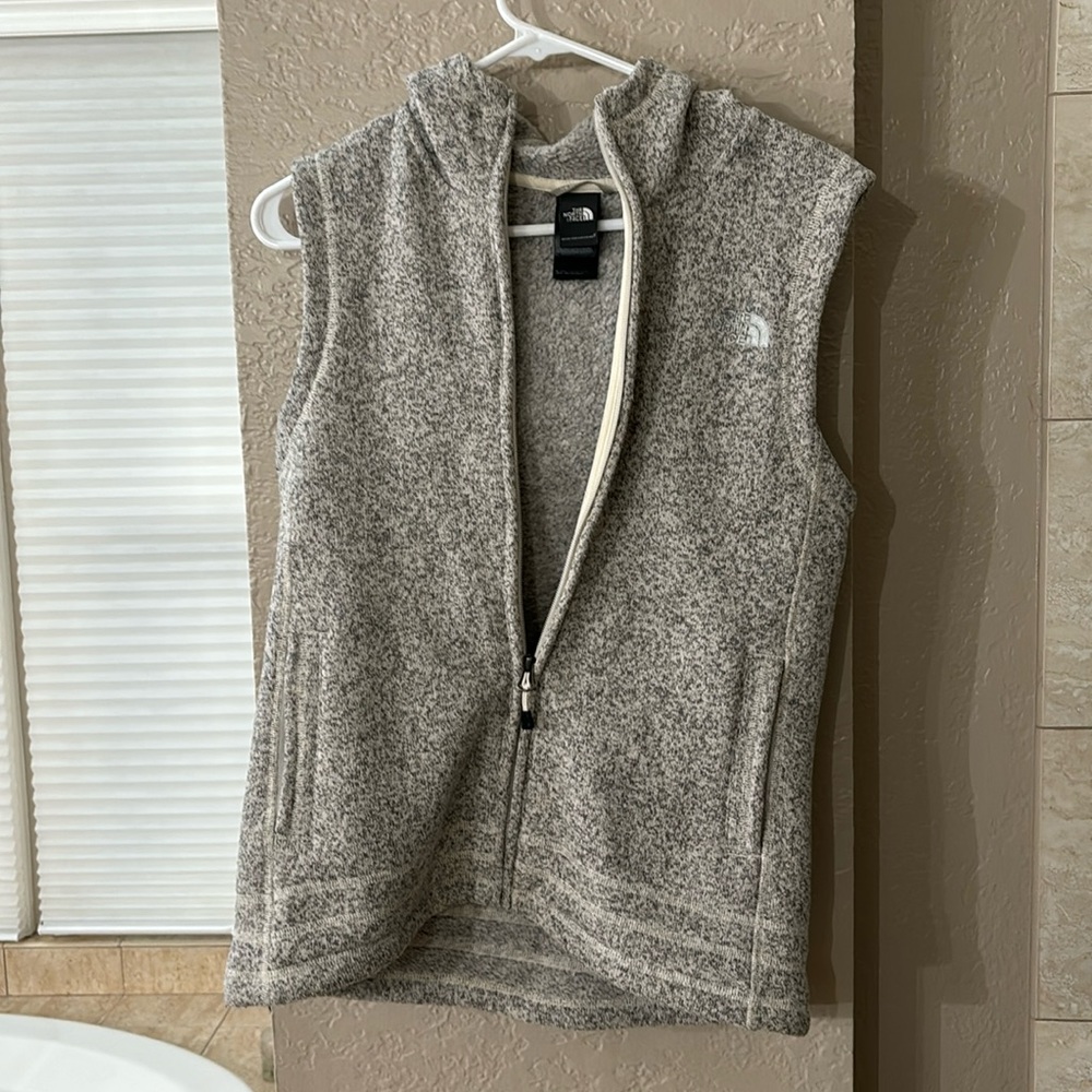 Women’s North Face knit hooded vest